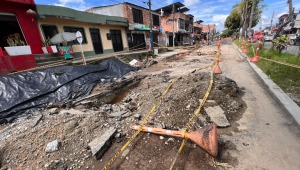 Pararon la pavimentación de la avenida Ambalá y les dejaron un mar de problemas a la comunidad