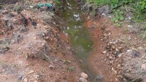 Seis años sin solución a contaminación de quebrada en Ibagué
