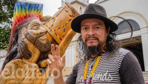 Aníbal Bedoya: el hombre que convirtió un árbol talado en una obra de arte para Ibagué