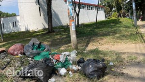 Andenes del barrio Cádiz están siendo invadidos por las basuras 