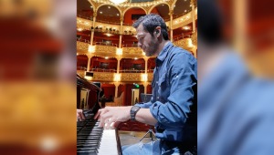 De Ibagué a Panamá: así un pianista del Conservatorio conquistó en el exterior y pisó la gala de los Grammy Latinos