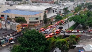 Reportaron caos vehicular por apagón de semáforos en la calle 60 de Ibagué