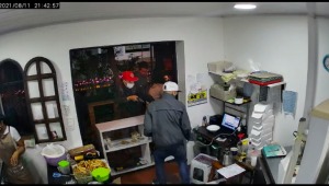 En video quedó registrado el atraco a un restaurante del barrio Cádiz en Ibagué