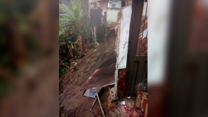 Vivienda se derrumbó en zona de alto riesgo en el centro de Ibagué