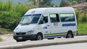 Delincuentes detuvieron un bus intermunicipal y lo atracaron en la variante de Ibagué