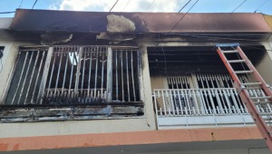 Piden ayuda para mujer que lo perdió todo en un incendio en el barrio Parrales