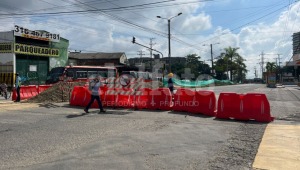 Cerraron la avenida Mirolindo, sin previo aviso, tras romper una tubería