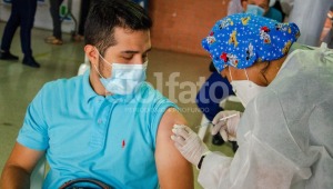 Cuatro de cada diez empresas exigirían vacunación obligatoria en Colombia