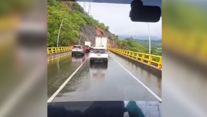 Reportan derrumbes en la vía Ibagué - Bogotá por fuertes lluvias