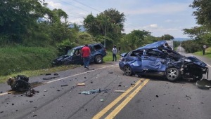 Dos personas muertas y tres heridas deja grave accidente de tránsito en el sur del Tolima