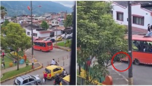 Bus de transporte público decidió evitarse un trancón y cruzó una zona prohibida en Ibagué