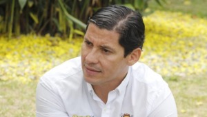 Ladrones robaron bolso del precandidato Camilo Delgado 
