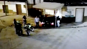 Conductor aparentemente ebrio chocó su vehículo contra una casa en la Vuelta del Chivo