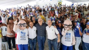 Bolívar cierra su campaña con respaldo masivo de empresarios