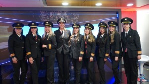 Avianca ofrece becas a mujeres que quieran ser pilotos
