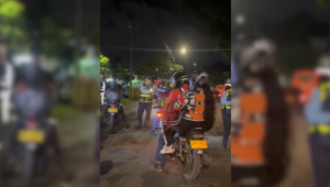 Secretaría de Movilidad hizo control al uso de prendas reflectivas entre motociclistas