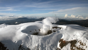Municipios cercanos al Nevado del Ruiz deben tener planes para garantizar servicios públicos 