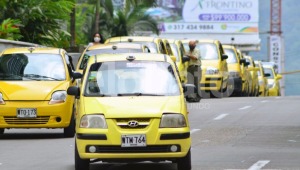 'La carrera mínima en Ibagué debería estar en $7.200': líder de taxistas 