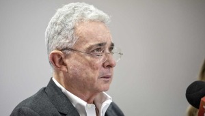 Uribe se defendió y dijo que él no soborna testigos, sino que los confronta