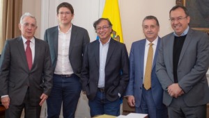 Culminó la reunión entre Petro y Uribe en la Casa de Nariño