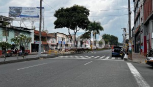 Delincuentes motorizados le hurtaron $176 millones a una mujer en el centro de Ibagué