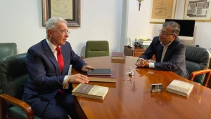 Histórico encuentro entre el presidente electo Gustavo Petro y Álvaro Uribe