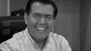 El homenaje de José A. Sierra a Don Carlos Alvarado: "Dejó la vara muy en alto"