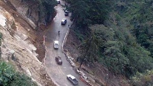 Después de ocho horas, habilitan el tránsito de vehículos por la vía Calarcá-Cajamarca 