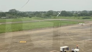 Accidente aéreo en Villavicencio: avión de la Policía se salió de la vía en pleno aterrizaje