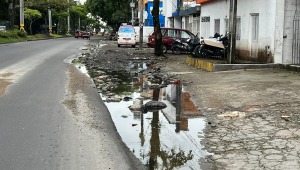 La pavimentación de la avenida Mirolino fue una “chambonada” y en seis meses podría deteriorarse de nuevo