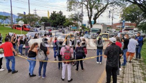 Manifestantes bloquean la glorieta de Mirolindo por muerte de vigilante a manos de conductor ebrio