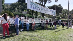 Ciudadanos llegaron a la Universidad de Ibagué desde la madrugada para vacunarse contra el COVID-19